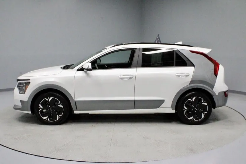 2024 Kia Niro EV Wave photo 1