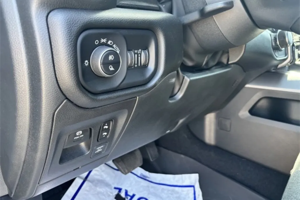 2025 Ram 1500 Big Horn photo 1