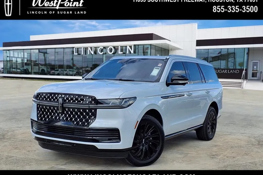 2025 Lincoln Navigator Black Label photo 1