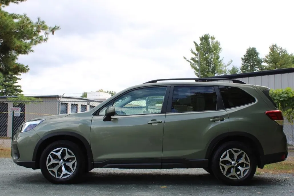 2020 Subaru Forester Premium photo 1
