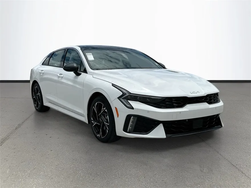 2025 Kia K5 GT-Line photo 1