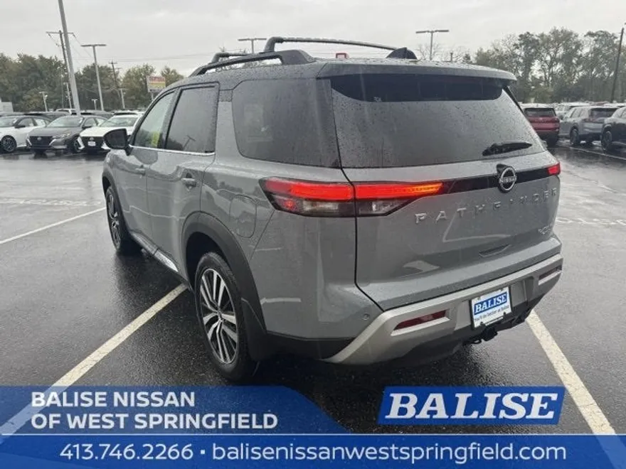 2025 Nissan Pathfinder Platinum photo 1