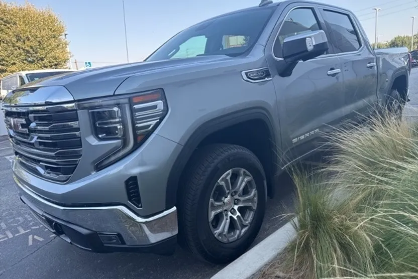 2024 Gmc Sierra 1500 SLT photo 1