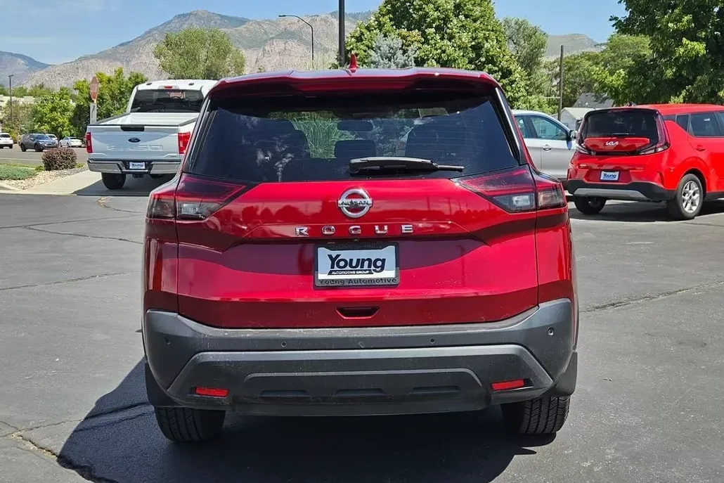 2021 Nissan Rogue S photo 1