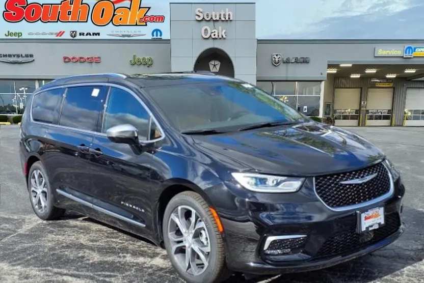 2026 Chrysler Pacifica Pinnacle photo 1