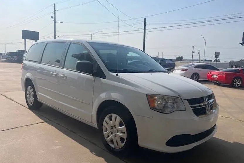 2017 Dodge Grand Caravan SE SXT Express photo 1