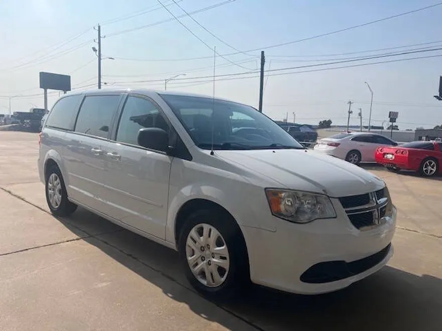 2017 Dodge Grand Caravan SE SXT Express photo 1