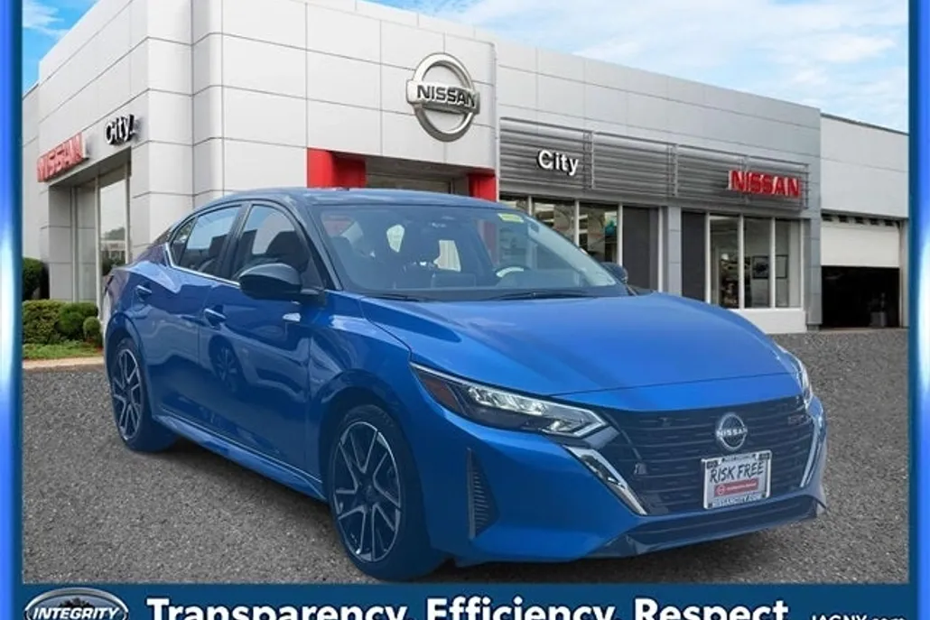 2025 Nissan Sentra SR photo 1