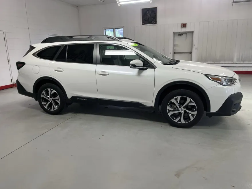 2021 Subaru Outback Limited photo 1