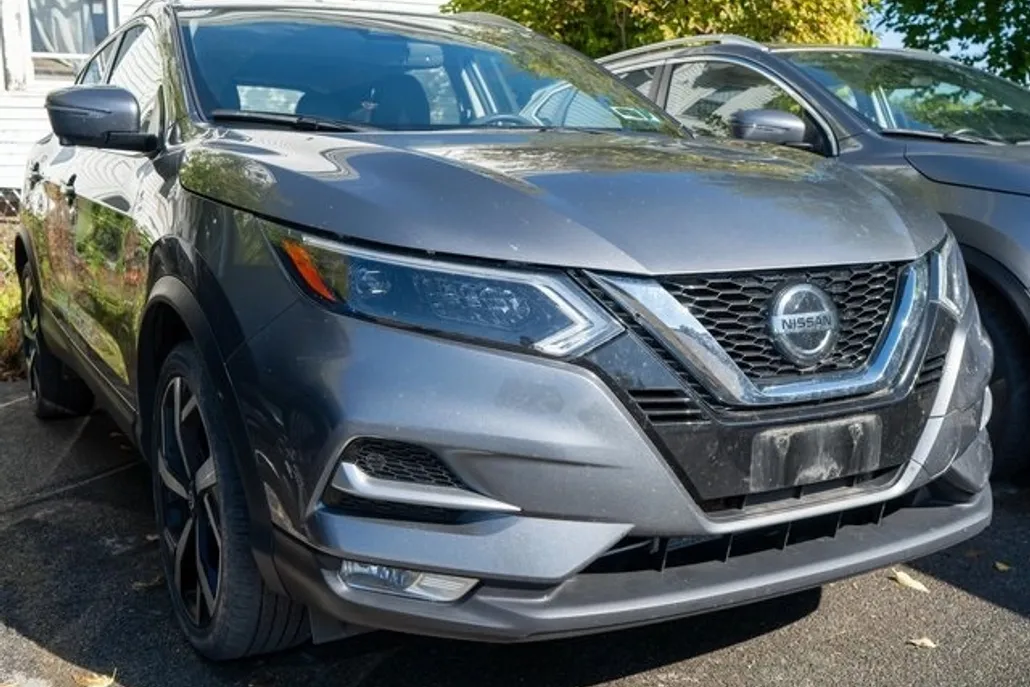 2022 Nissan Rogue Sport SL photo 1