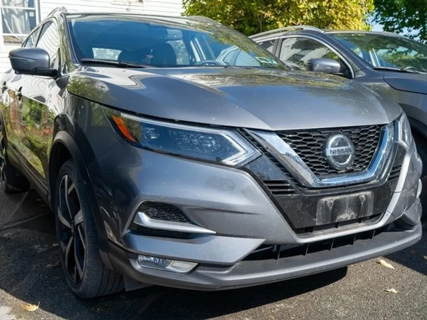 2022 Nissan Rogue Sport SL photo 1