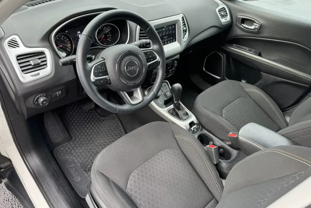2019 Jeep Compass Sport photo 1