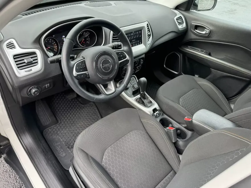 2019 Jeep Compass Sport photo 1