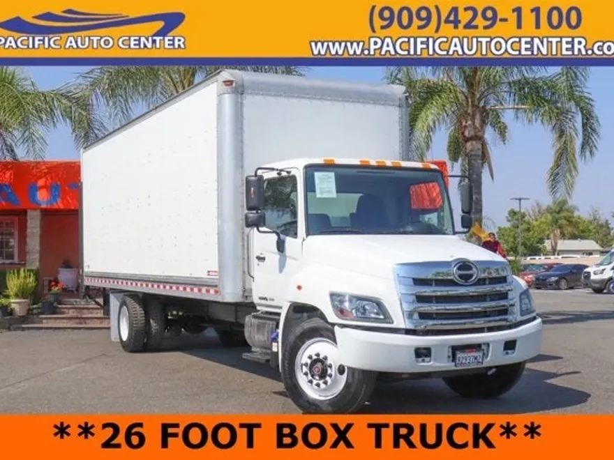2019 Hino Conventional Type Truck photo 1