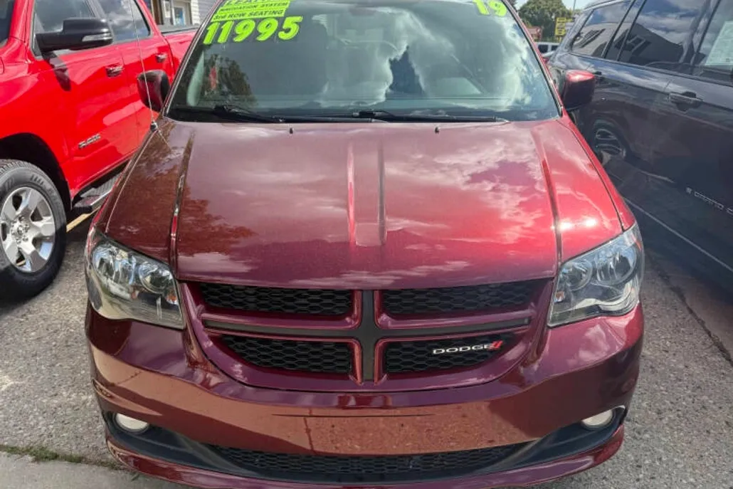 2019 Dodge Grand Caravan GT photo 1