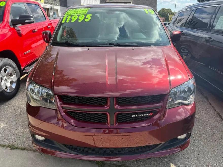 2019 Dodge Grand Caravan GT photo 1