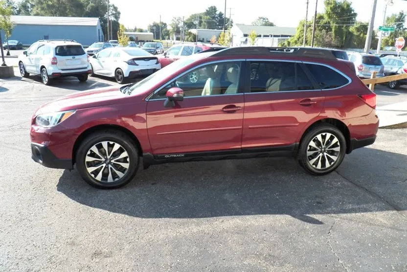 2016 Subaru Outback 2.5i Limited photo 1