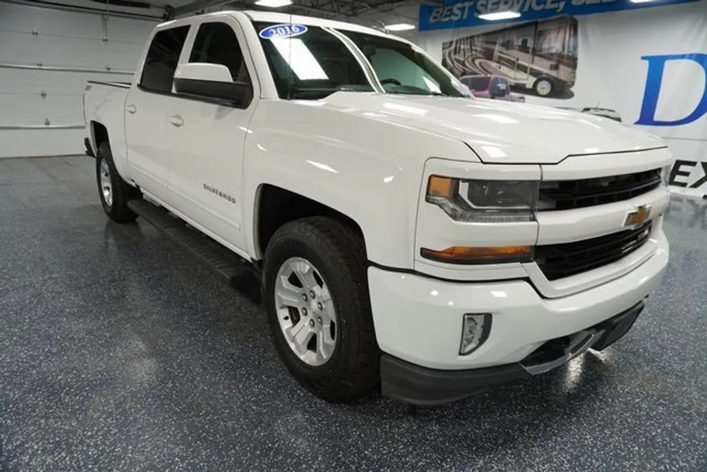 2016 Chevrolet Silverado 1500 LT photo 1