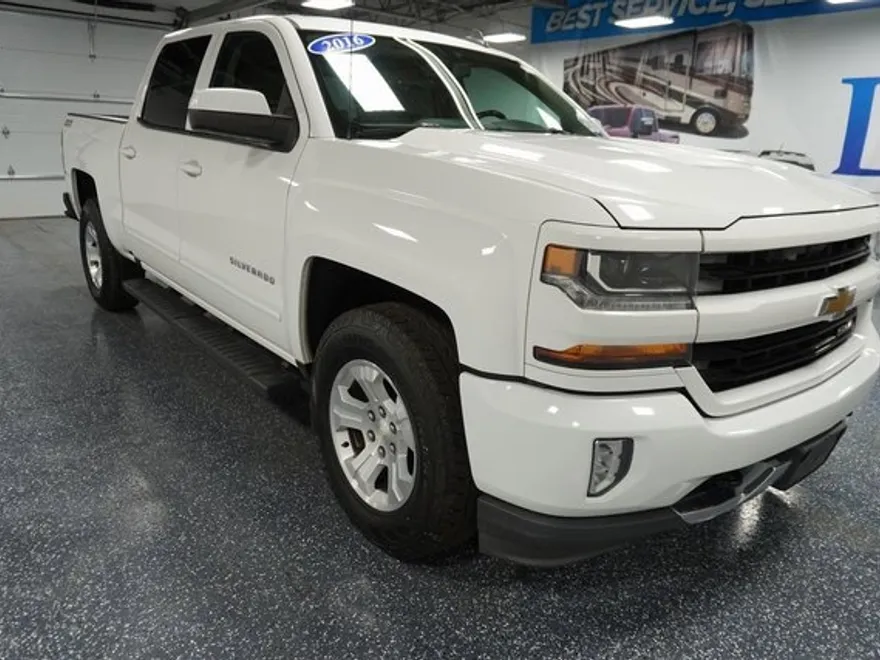 2016 Chevrolet Silverado 1500 LT photo 1