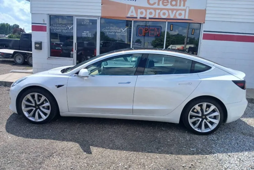 2020 Tesla Model 3 Standard Range photo 1