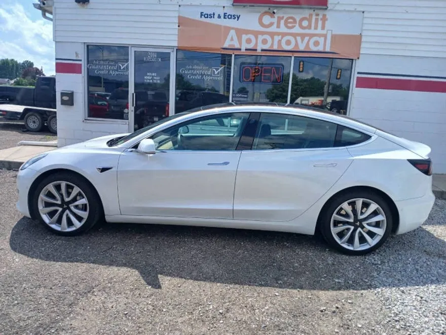 2020 Tesla Model 3 Standard Range photo 1