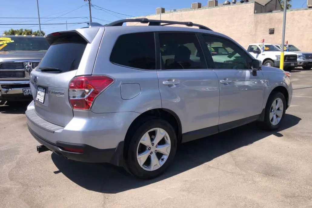 2016 Subaru Forester 2.5i Limited photo 1