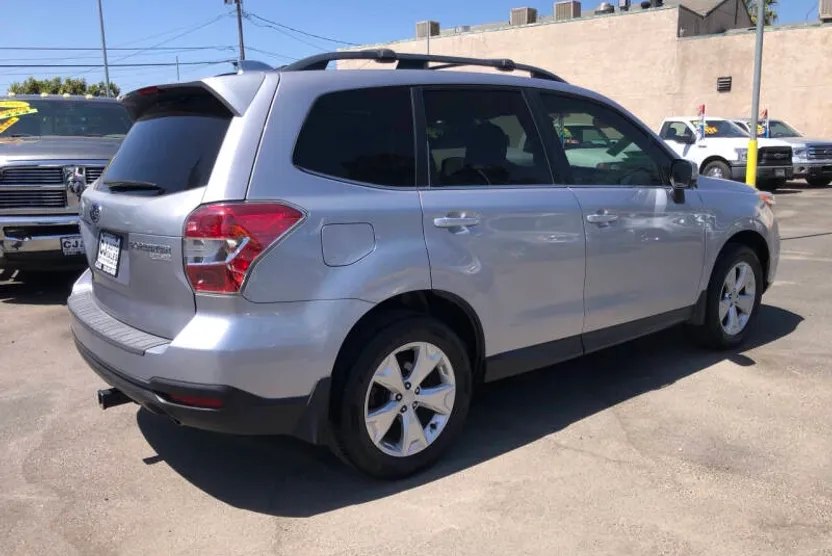 2016 Subaru Forester 2.5i Limited photo 1