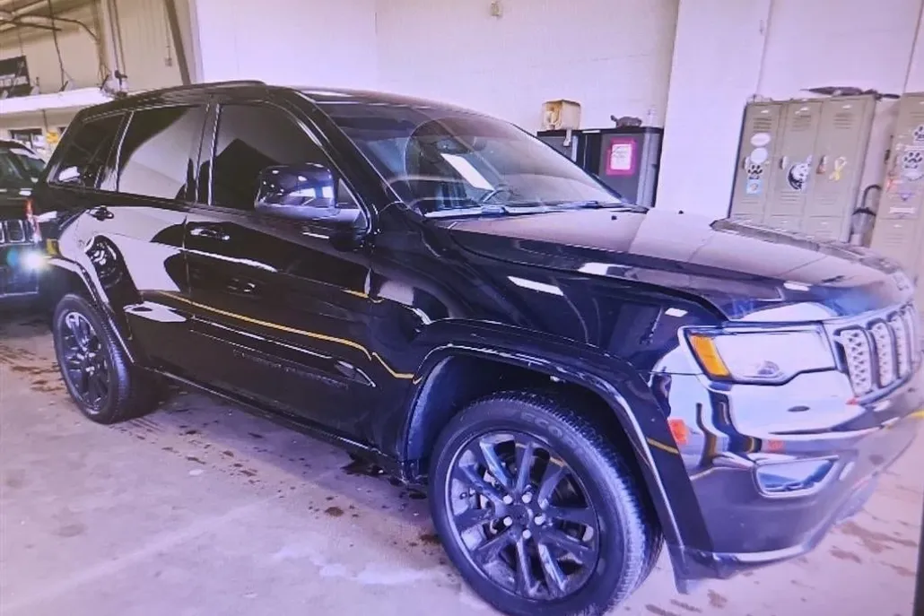 2022 Jeep Cherokee Laredo X photo 1