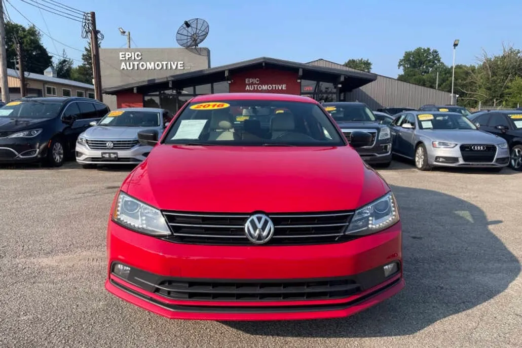 2016 Volkswagen Jetta Sport photo 1