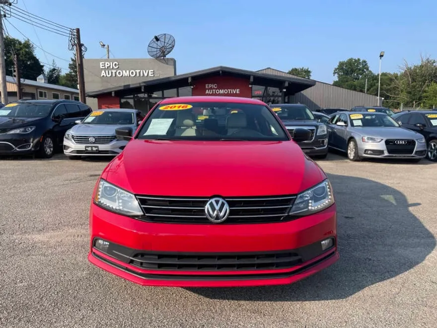 2016 Volkswagen Jetta Sport photo 1