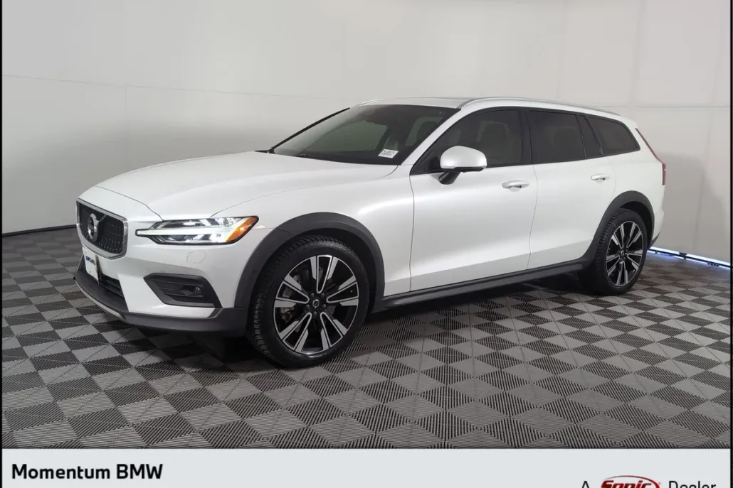 2022 Volvo V60 Cross Country T5 AWD photo 1