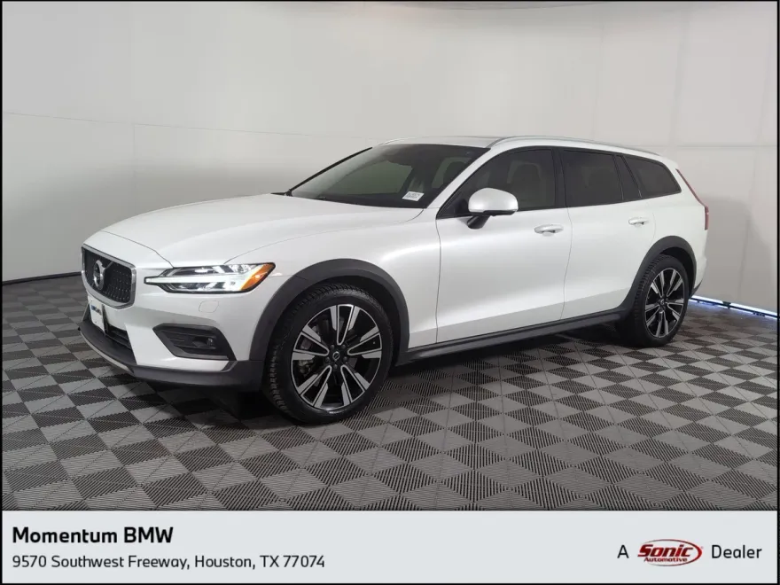 2022 Volvo V60 Cross Country T5 AWD photo 1