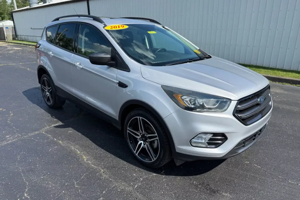 2019 Ford Escape SEL photo 1