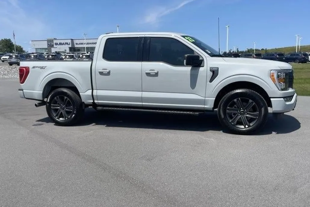 2023 Ford F-150 XLT photo 1
