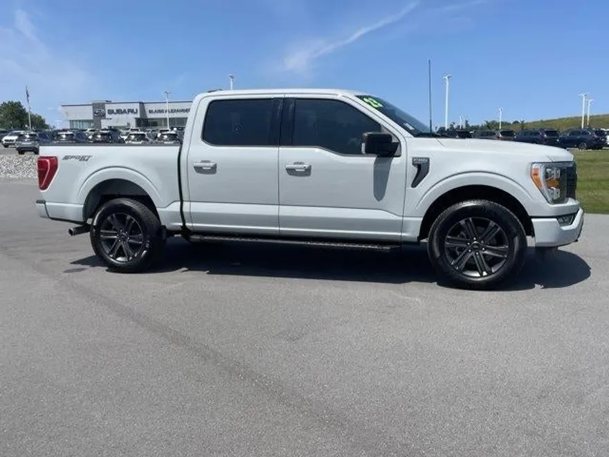 2023 Ford F-150 XLT photo 1