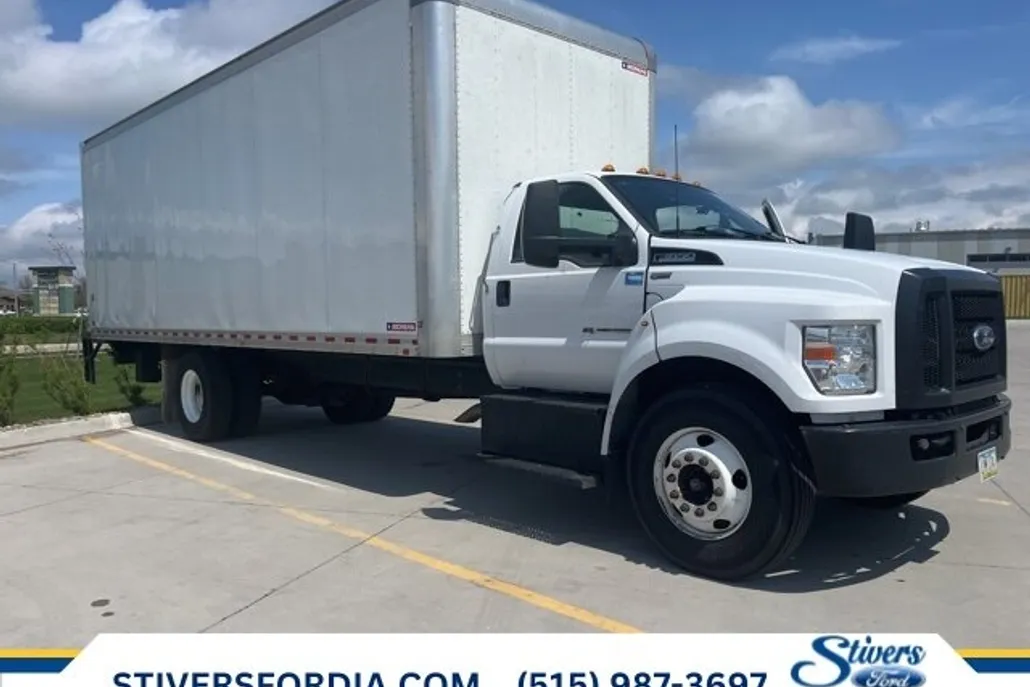 2022 Ford F-650 Base photo 1