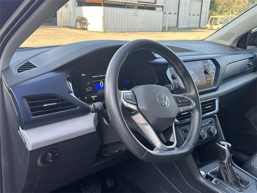 2022 Volkswagen Taos SE photo 1
