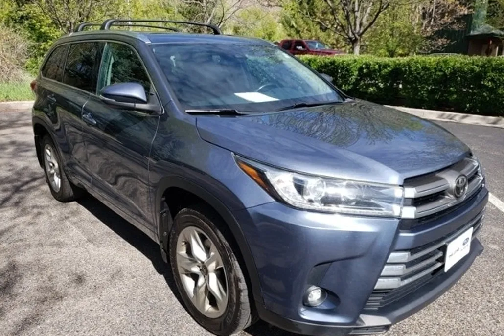 2019 Toyota Highlander Limited photo 1