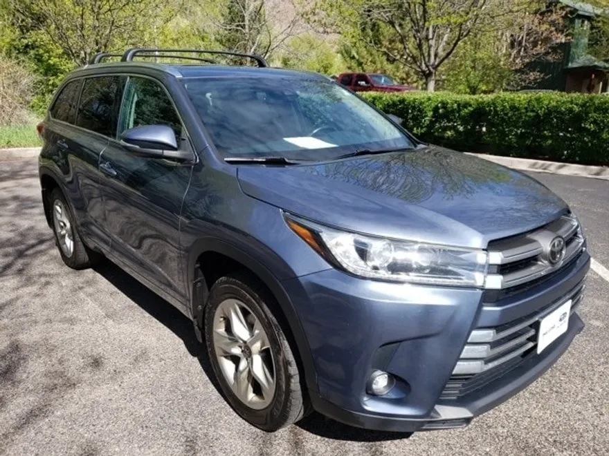 2019 Toyota Highlander Limited photo 1