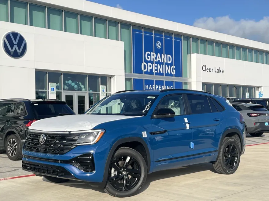 2025 Volkswagen Atlas Cross Sport SEL R-Line photo 1