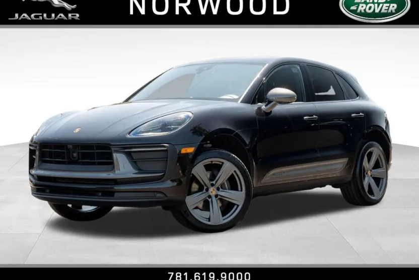 2024 Porsche Macan T photo 1