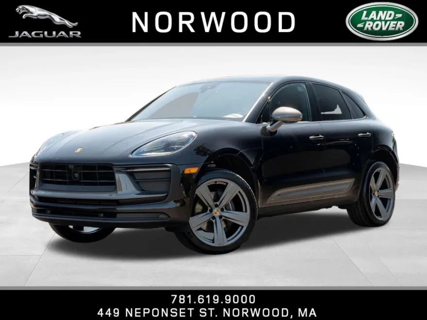 2024 Porsche Macan T photo 1