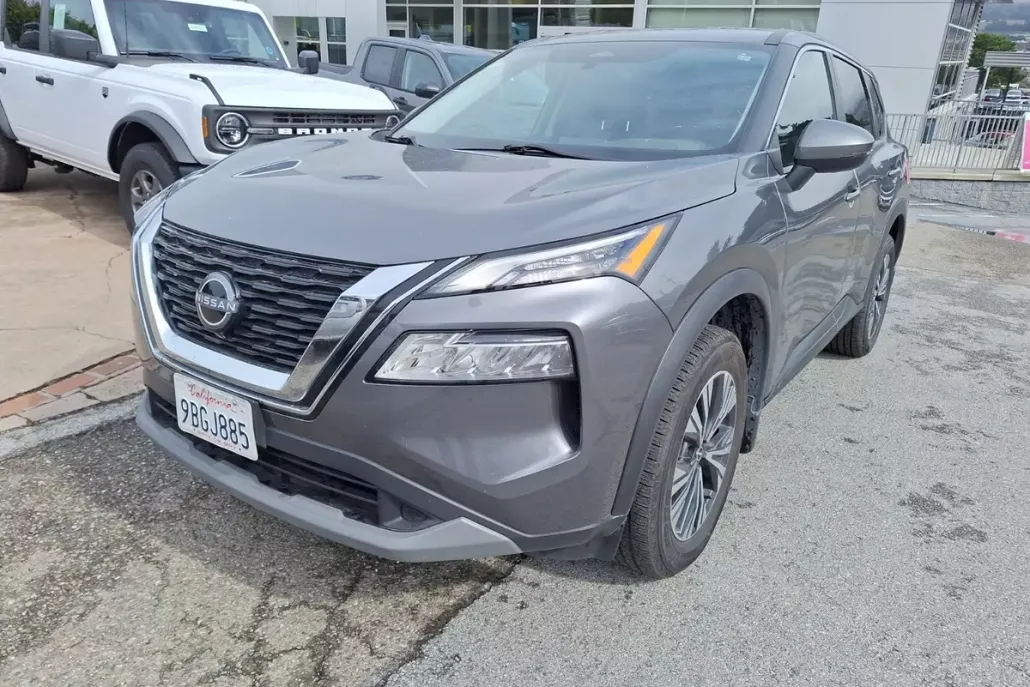 2022 Nissan Rogue SV photo 1