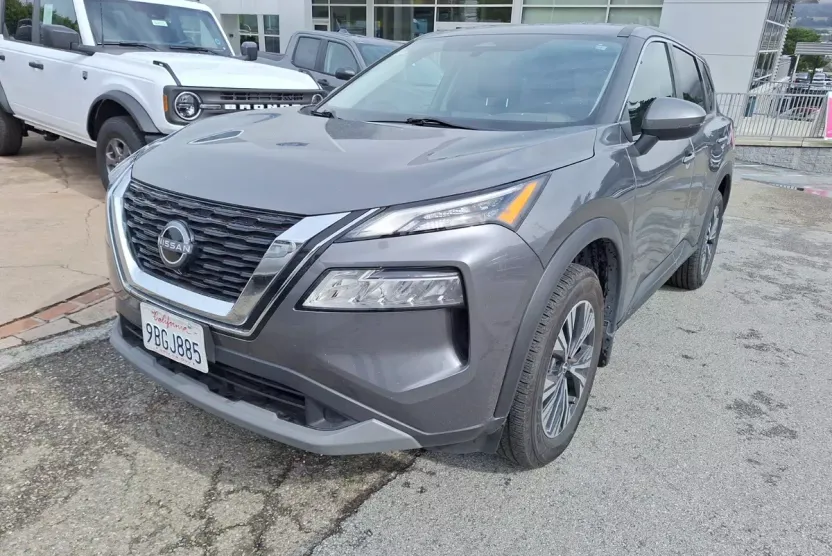 2022 Nissan Rogue SV photo 1