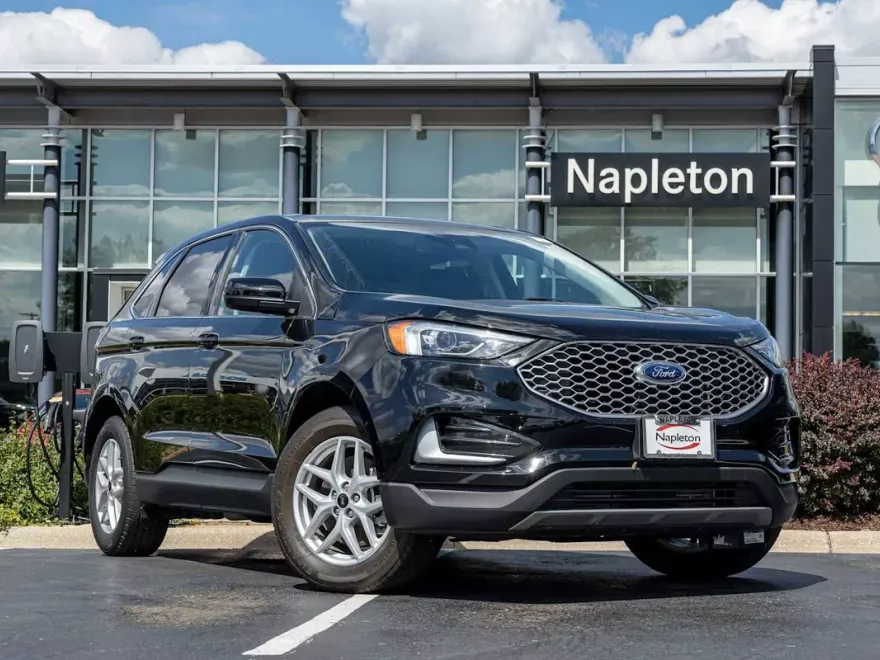 2023 Ford Edge SEL photo 1