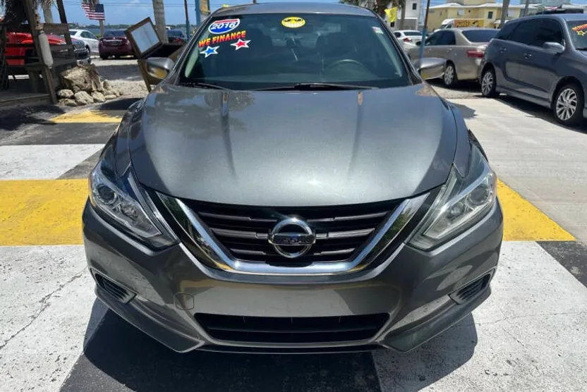 2016 Nissan Altima 2.5 S photo 1