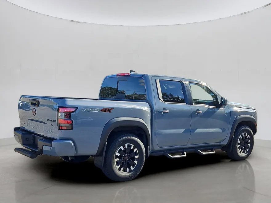 2024 Nissan Frontier PRO-4X photo 2