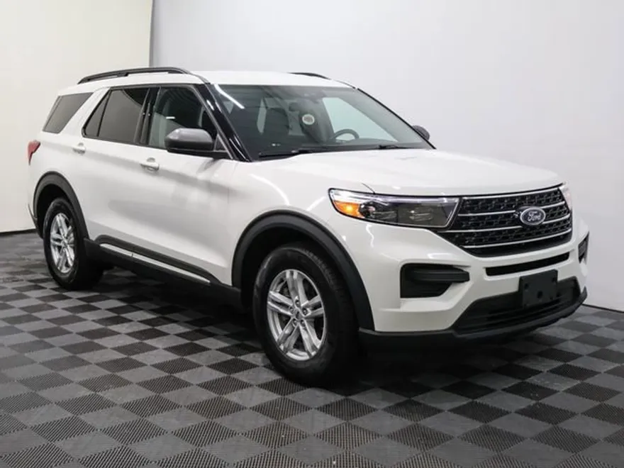 2021 Ford Explorer XLT photo 1