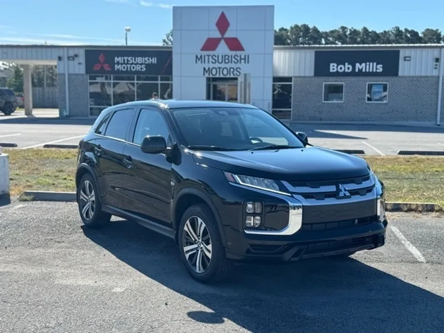 2025 Mitsubishi Outlander Sport ES photo 1