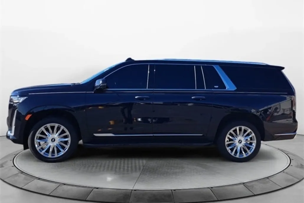 2022 Cadillac Escalade ESV Premium Luxury photo 1